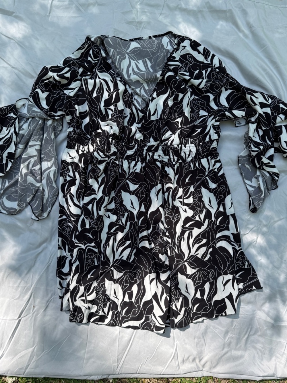 SHEIN Black & White Floral V-Neck Mini Dress